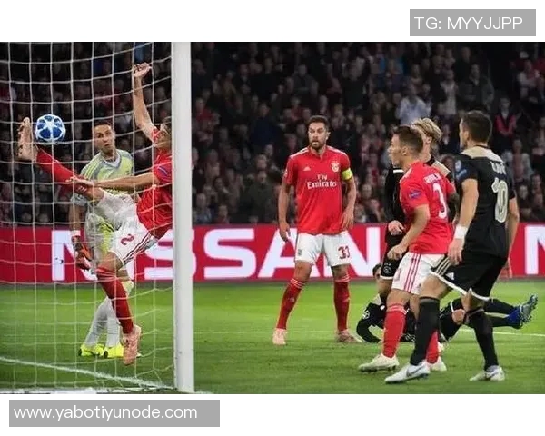 阿贾克斯惨遭欧冠洗礼三战全败仅进一球排名垫底